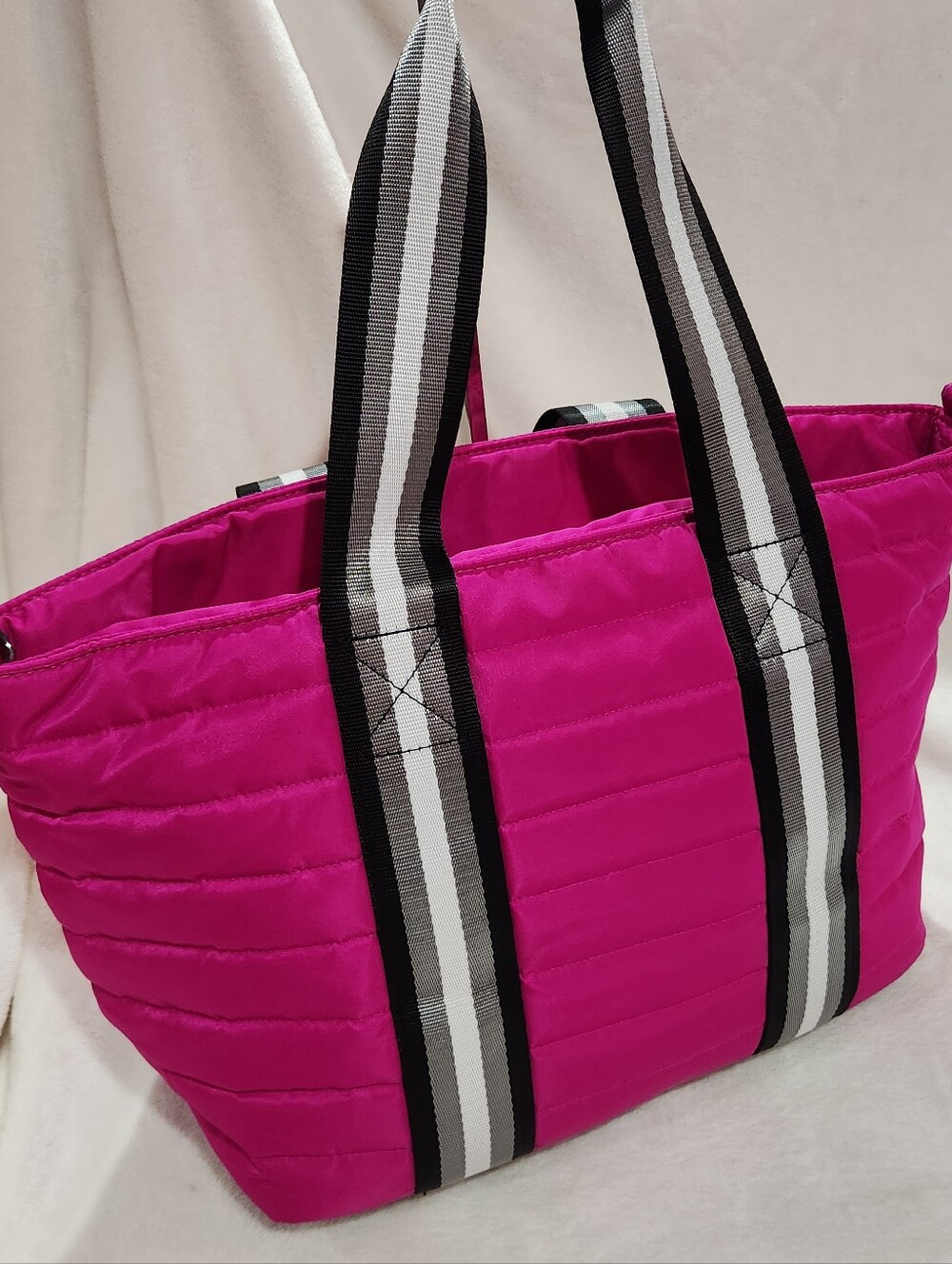 Think Royln Junior Wingman Fuchsia Color Tote, NWOT - Picture 10 of 13